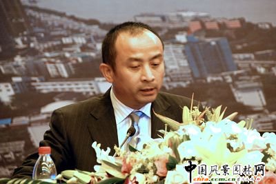 浙江偉達(dá)園林工程有限公司總經(jīng)理陳劍鷹發(fā)言