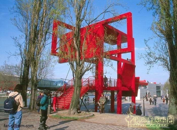 “瘋狂物”（“Folies）