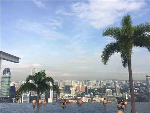 無邊際泳池,令人驚嘆的空中景觀