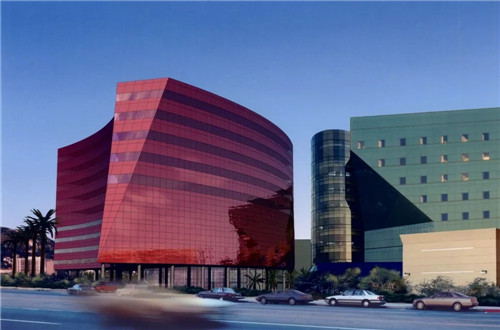 著名建筑大師西薩·佩里逝世