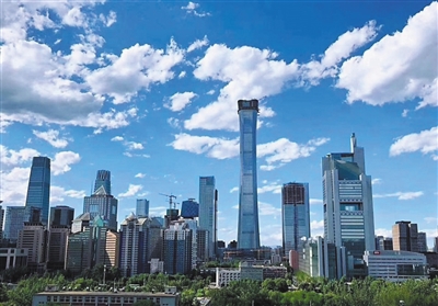 250米高空懸著國內首個橫向摩天樓