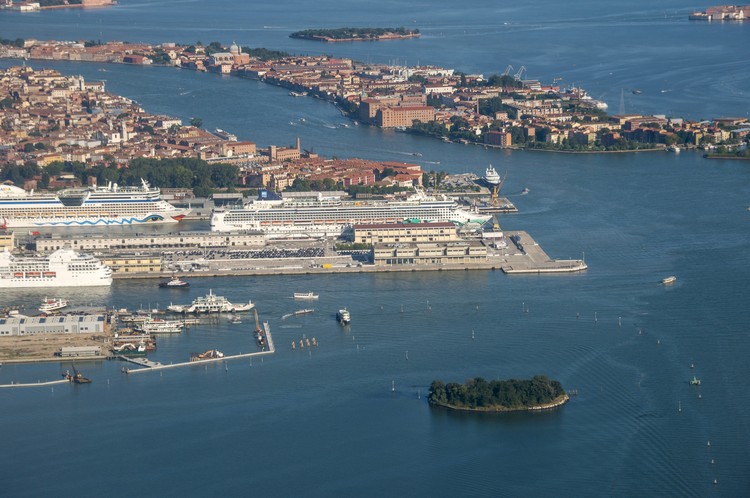 為何這威尼斯經常遭受洪災