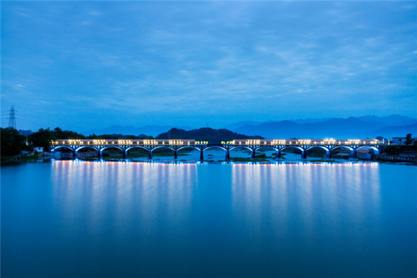 張昕:建筑針灸邏輯下鄉村暗夜激活