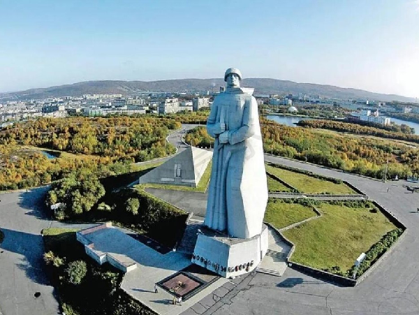 韓禹鋒：探索與建樹——中俄（蘇）景觀雕塑對比研究