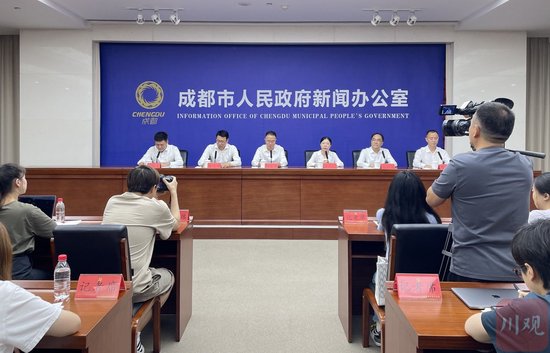 成都不斷探索公園城市建設實踐路徑