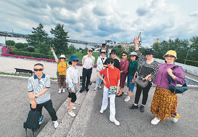 “雙節(jié)”產(chǎn)品預(yù)訂火熱 出境游迎來(lái)又一高峰