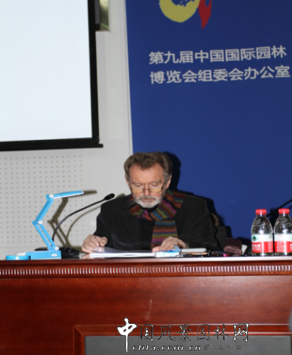 論壇：彼得-拉茨的報告會好火爆喲, 上圖