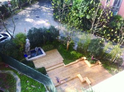 業主“圈地”建“土豪庭院”