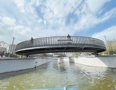 千姿百態(tài)二十四橋“點(diǎn)睛”亮馬河