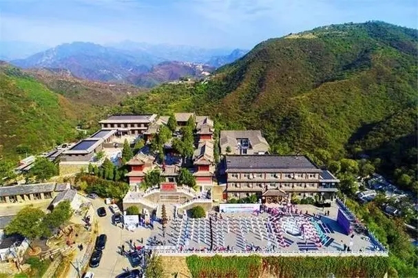 北京大學生為災后重建鄉村公園做設計