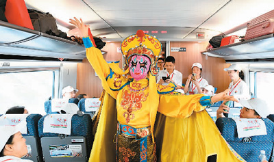 四川“鐵路+文旅” 助力暑期游市場跑出“加速度”