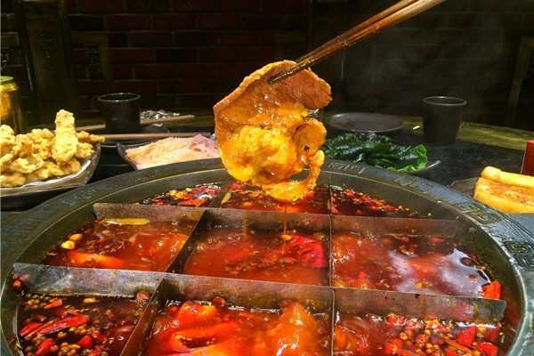 全國人大代表嚴琦:深化“美食+文化+旅游”融合